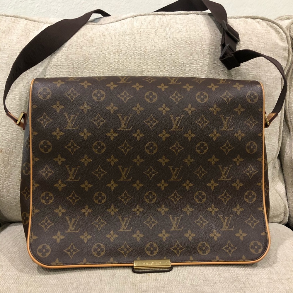 Louis Vuitton Abbesses Messenger Gm